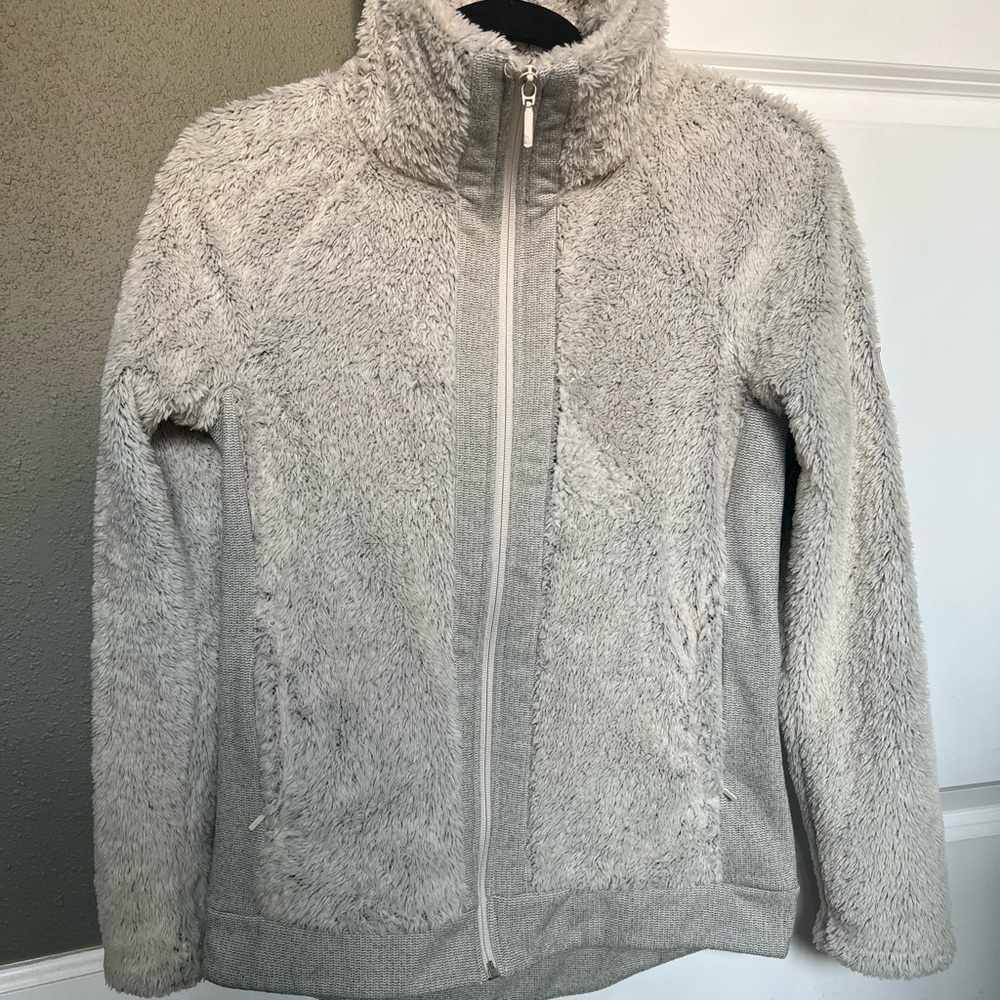 Women’s North Face fuzzy jacket
